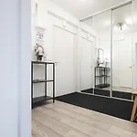 River View Nest - Nordic With Views Apartment