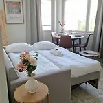 River View Nest - Nordic With Views Apartment